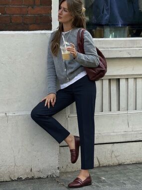 Banana Republic Hayden Pull On Tapered Navy Trousers Size 6 Old Money Classic